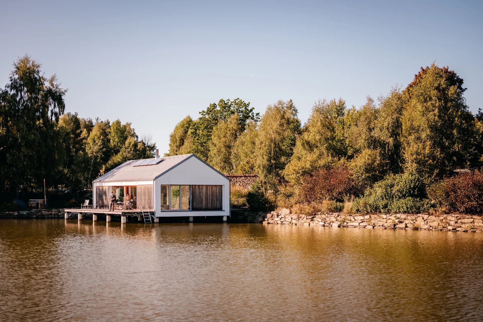 Rybaření na soukromém rybníku – Dům nad vodou